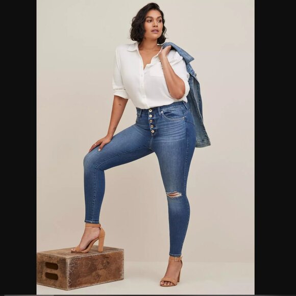 Torrid Bombshell Premium Stretch Skinny Jean Size 18R - Picture 1 of 16